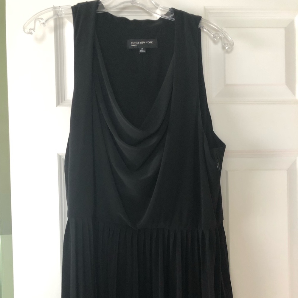 Jones New York flowy black dress